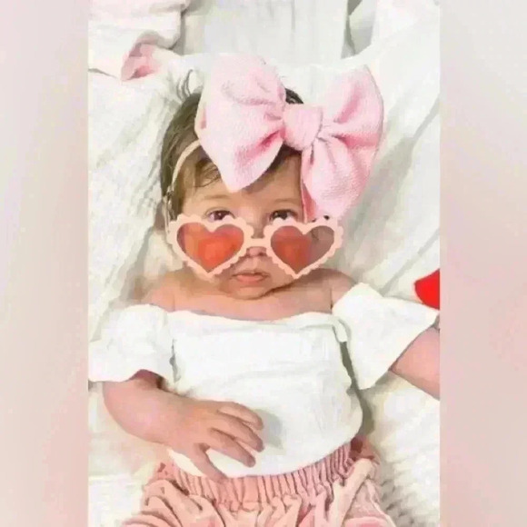 Bailey's Blossom White Flutter Sleeve Leotard Bodysuit Size 9-12 months - Picture 2 of 4